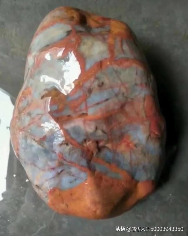 玉石的价值体现在哪几方面,您认为天然奇石和玉石之间都有那些区别？