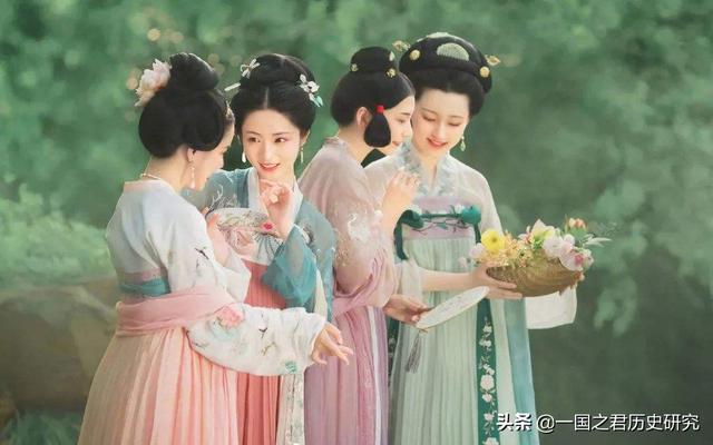 唐长久:有人说唐朝的衰落，起始于唐玄宗娶杨玉环，你怎么看？