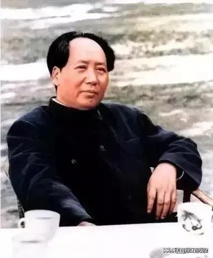 为什么解放前都逃去香港，杜月笙为何没象黄金荣那样选择留在中国大陆而去了香港