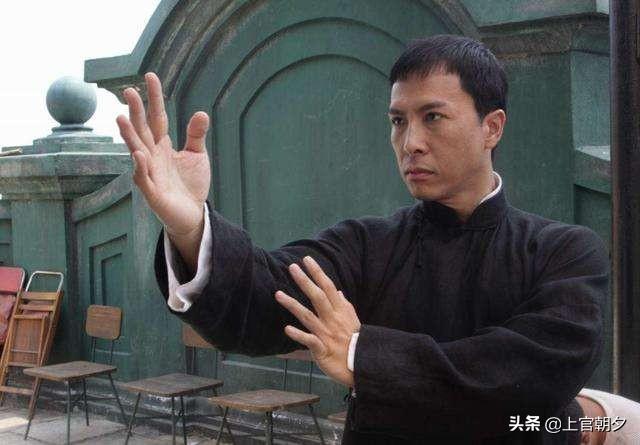 电影《一代宗师》叶问演的那么神。历史上的叶问真能打十个人吗？