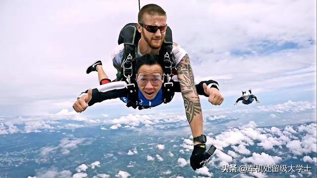 极限跳伞:跳伞高度为什么不能低于500米