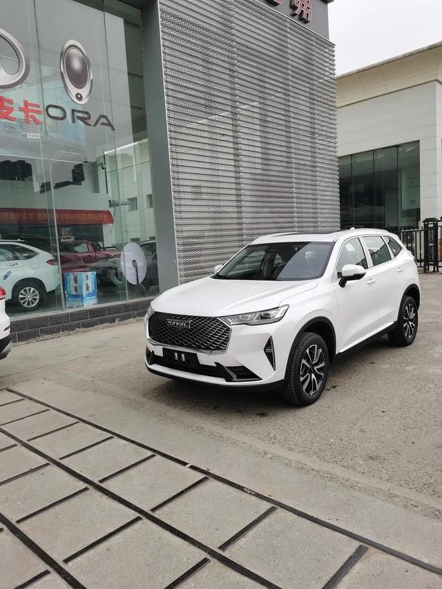想买个十多万的suv,家庭用,哪个性价比高？求推荐？