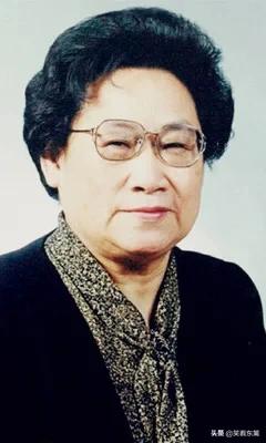 屠臣夫人:《汉武大帝》当中汉武帝为什么在最后一集要杀死勾弋夫人？