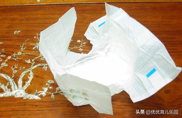 拉拉裤好还是纸尿裤好,老人用尿布好还是尿不湿？