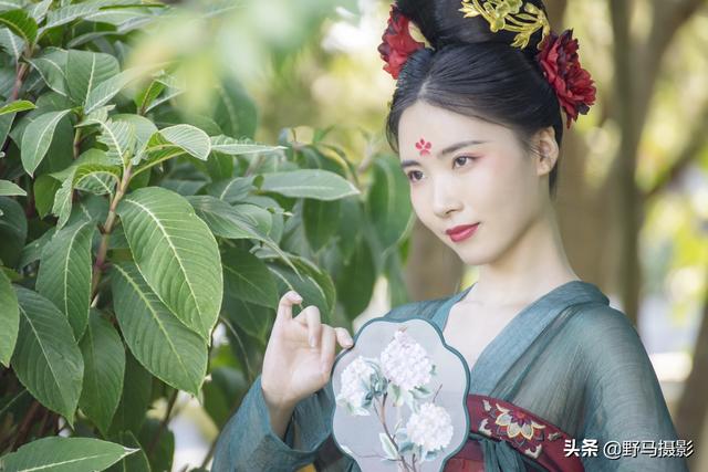 顾俊老公:国羽就统治力而言林丹、风云组合、葛菲顾俊谁在自己领域更强？