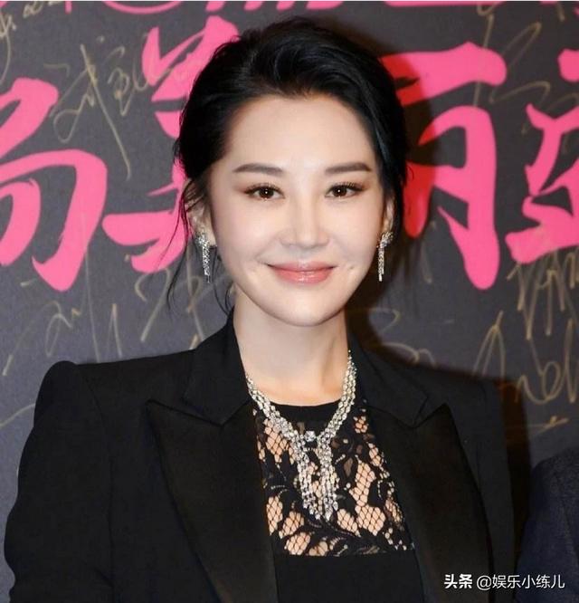 张涵予个人资料:中国最迷人酒窝美女许晴，有过一位亿万富翁男友后，为何从此单着