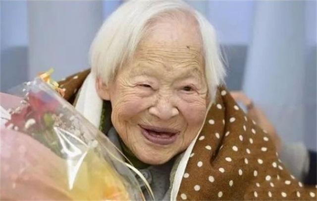 有人说人类理论上能活1000岁是真的吗?