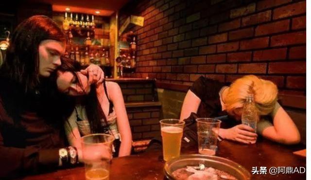 现在想去俄罗斯泡妞。我可以出国吗？
(图1)