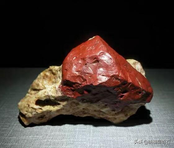 阿拉善彩玉手镯,请问玩石行家，这是什么石种？