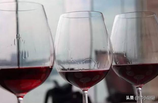 红酒挂杯的原理，你是如何解析葡萄酒挂杯的？