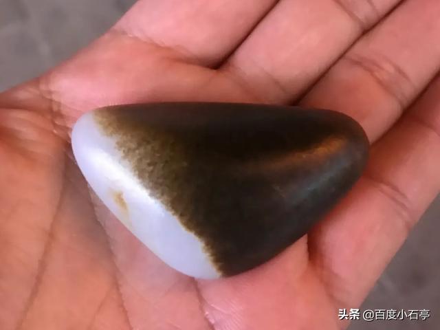 带糖色和田玉值钱吗,和田玉羊脂糖白是不是很贵？