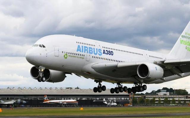 波音飞机747大约多少钱，空客A330多少钱一架为什么波音747比它贵呢