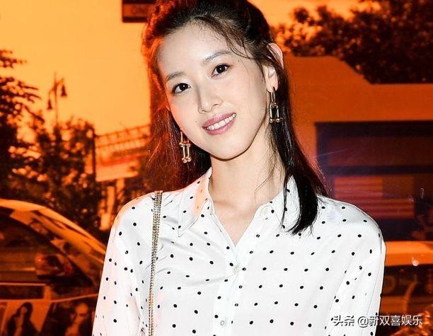 鞠婧祎素颜:章泽天和鞠婧祎相比，谁长得更美？谁嫁的更好？