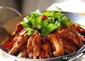 买一根排骨能做什么美食，南方人买一根排骨能做什么菜有什么好的推荐