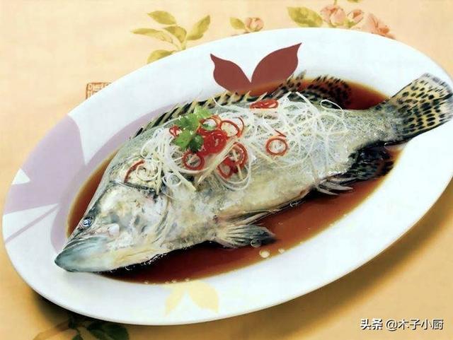 清蒸鳜鱼浇的热油（非蒸鱼豉油）,用什么品种的油好？