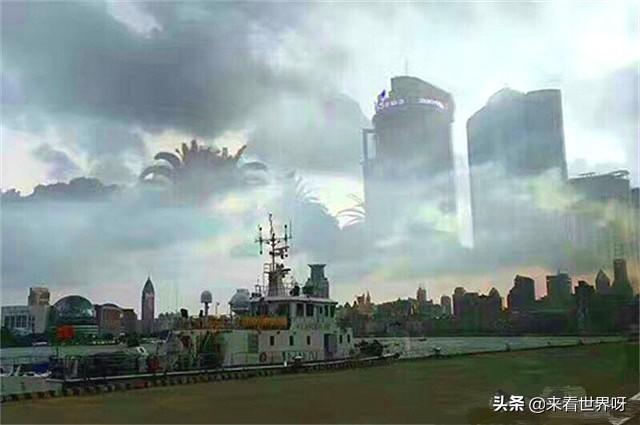 如果朝着海市蜃楼用望远镜，能看到什么？