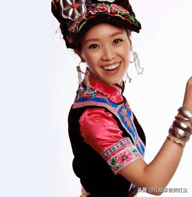 鲁豫有约刀郎云朵:在国内选十名女歌后，你觉得云朵能上榜吗？