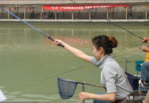 古代闹饥荒时,为何少有灾民捕食河里的鱼虾的传言,而大多传言说是去啃树皮草根呢？