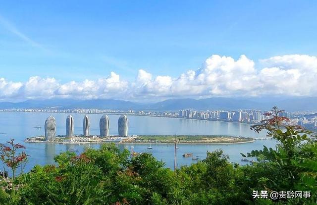 头条问答 海南省三亚的三亚湾 亚龙湾 海棠湾 大东海 哪一个最值得去看呢 为什么 旅行中的小老者的回答 0赞