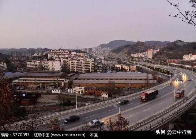 如何用“司空见惯”写一首诗,诗体不限,挥毫泼墨？