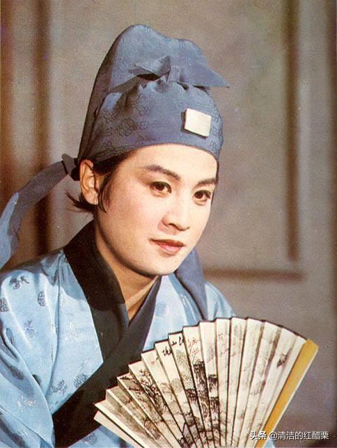 红楼梦中宁府贾珍要避什么嫌疑才会命贾蔷搬出宁府自立门户贾珍究竟怕