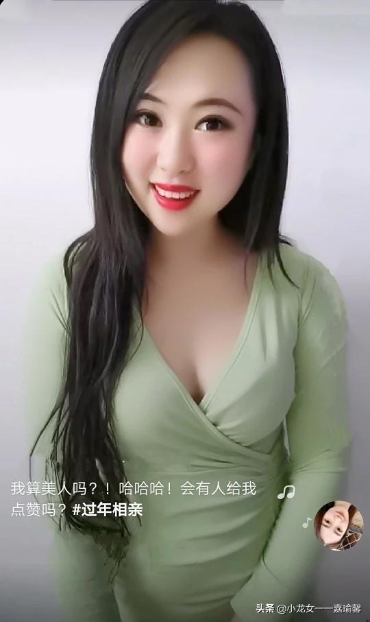 女人爱狗狗群视频:为什么大多单身女人都喜欢养大型犬？