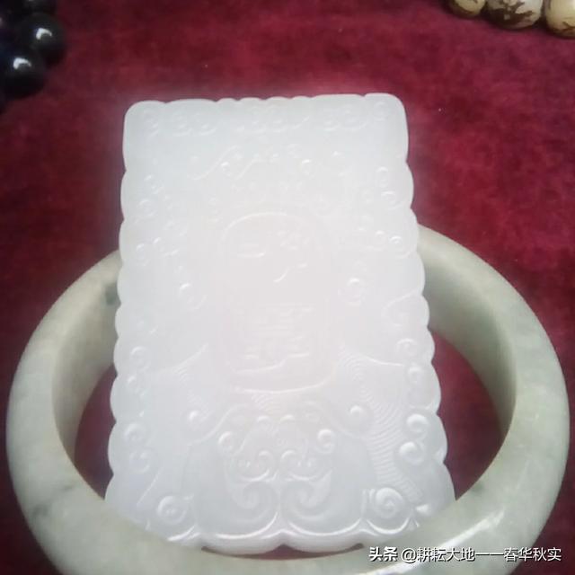 白玉好还是羊脂玉好,羊脂白玉与籽料哪个是首选？