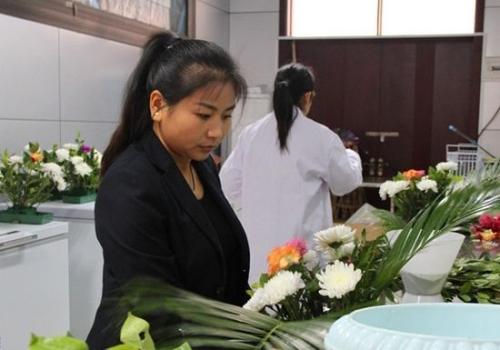李毓芬整容前:为什么殡仪馆在遗体化妆整容时候不让家属靠近？