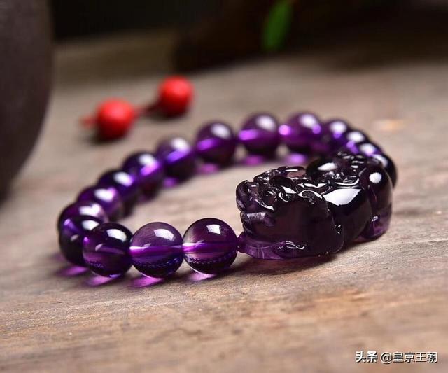 神秘月亮手链，紫水晶手链佩戴有何讲究该如何佩戴紫水晶