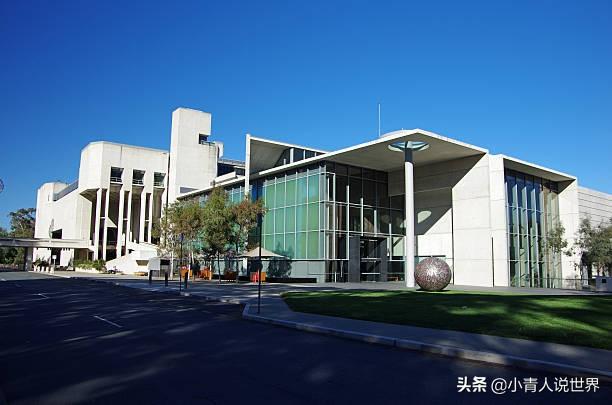 墨尔本是哪个国家的:澳大利亚首都堪培拉是座什么样的城市？