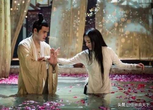 古代人洗澡都一定要穿衣服的吗？为什么？