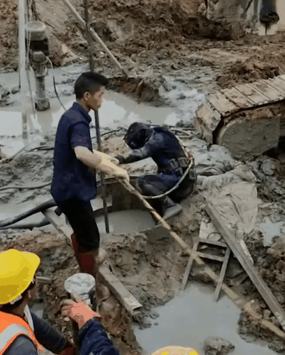工地打桩灵异事件:为什么打桩机钻头掉了非要派“水鬼”捞上来？