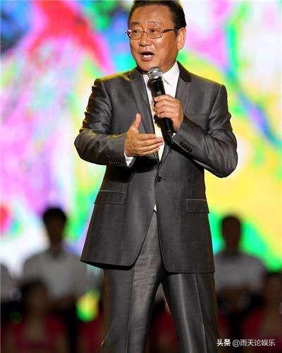 蒋大为国籍是哪国人:那么多中国的孩子在英国上学他们的目的是什么