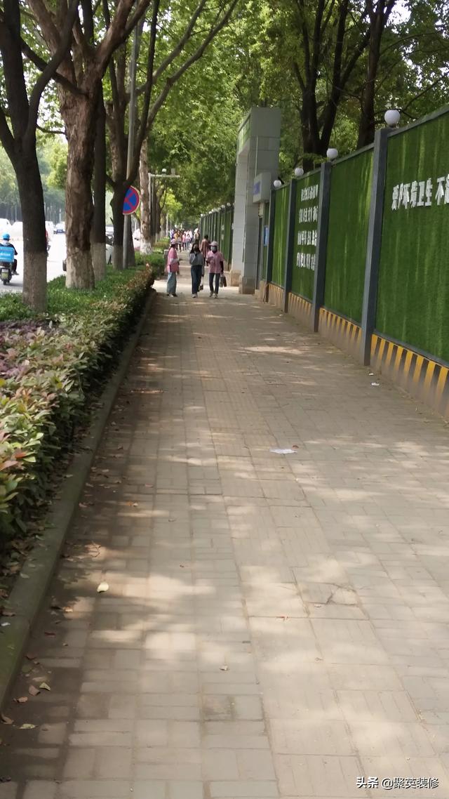 成都的理发师——昊然,据说剪发起步价27万还排队你们怎么看？