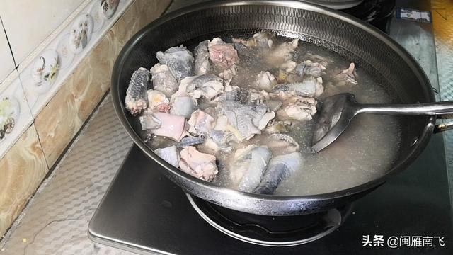 哪些食材烹饪前要焯水，为什么要对食材进行焯水有哪些小技巧