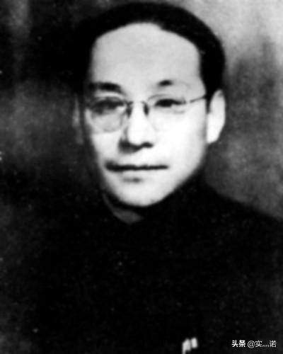 明楼扮演者:电视剧《伪装者》中靳东扮演的明楼历史原型真是“五重间谍”么？