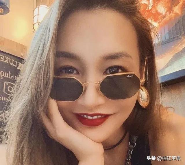 张默女友:从张默前女友到艳压章子怡，再次爆红的童瑶，经历了什么？