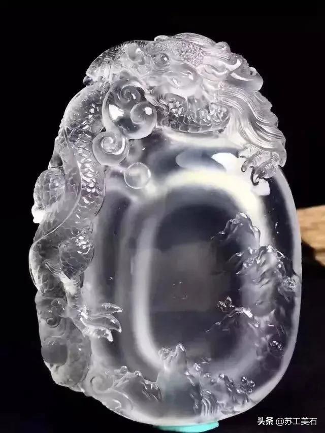 揭阳工翡翠雕刻的特点,揭阳五万能买什么样的翡翠？