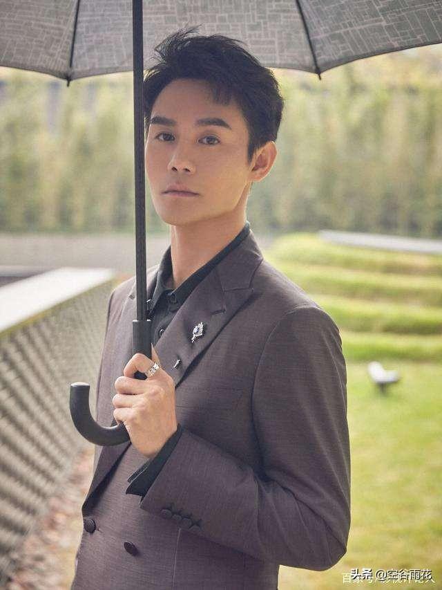 王凯黄轩世纪握手:王凯黄轩上演“世纪之握”，合作还会远吗？