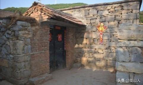 爱在屋檐下剧情介绍:农村俗语“居在麻雀屋，栋梁辈辈出”，有没有道理？