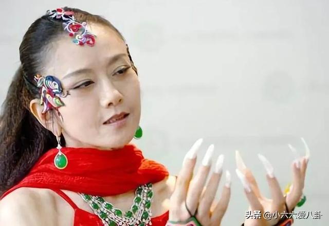 杨丽萍回应争议:杨丽萍因为无儿女被某些网友嘲讽，你怎么看待此事