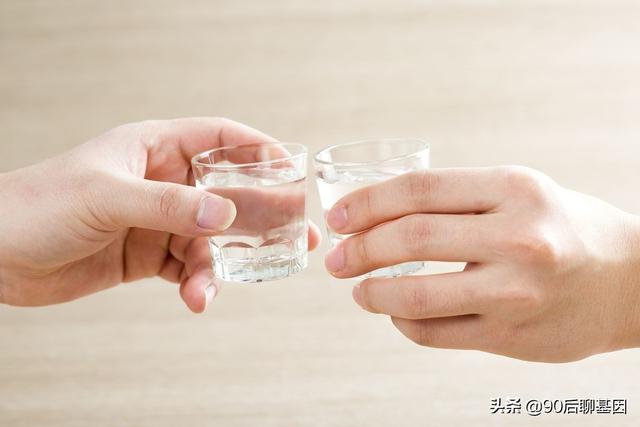 家中消毒白酒是否有用，工业酒精可以用于家庭消毒吗为什么