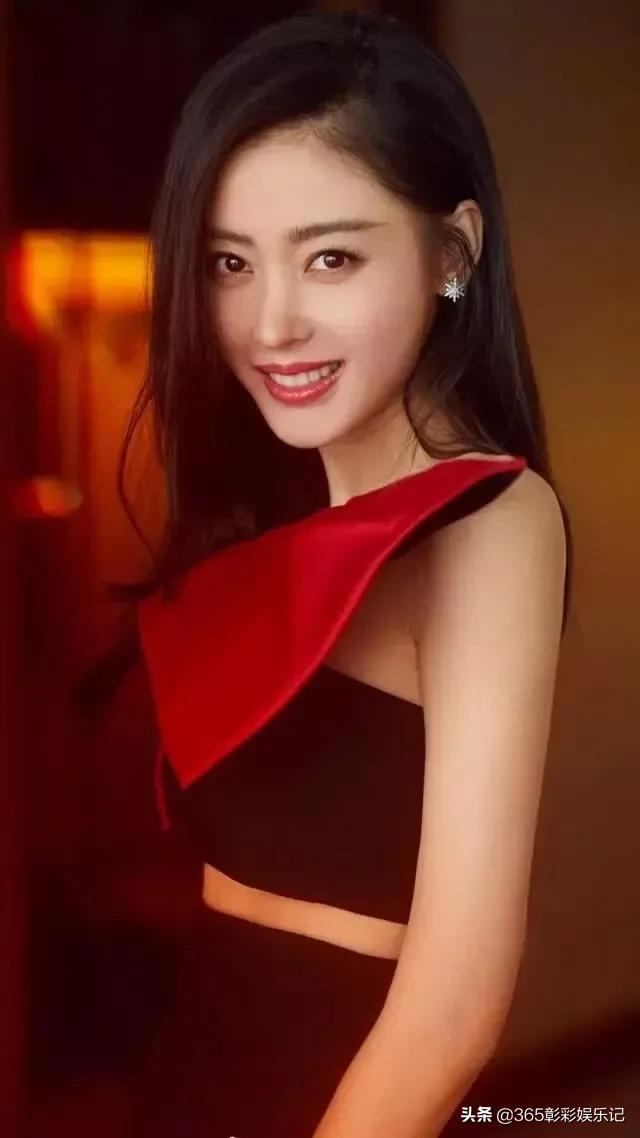 凌织羽:女生什么穿搭最让你觉得性感