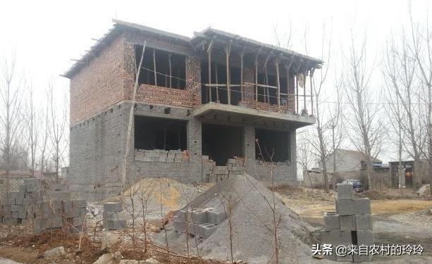 盖新房三年必有人亡,农村房子建好3年不住人好吗？