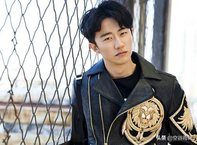 王凯黄轩世纪握手:王凯黄轩上演“世纪之握”，合作还会远吗？