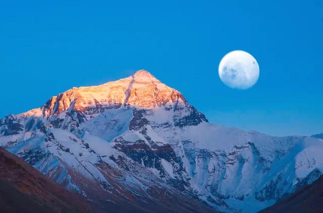 喜马拉雅山在哪，想知道: 日喀则地区 西藏 喜马拉雅山 在哪