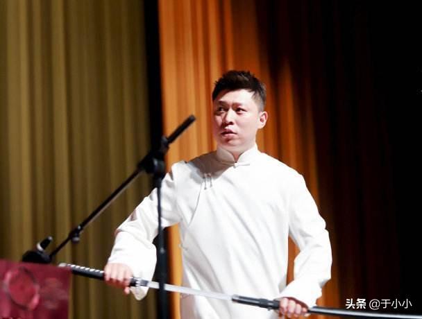 德云社的李鹤东为什么被叫做社会东？