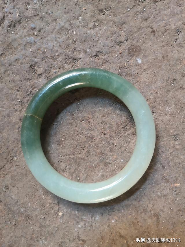 莲瓣兰麻壳素特征？