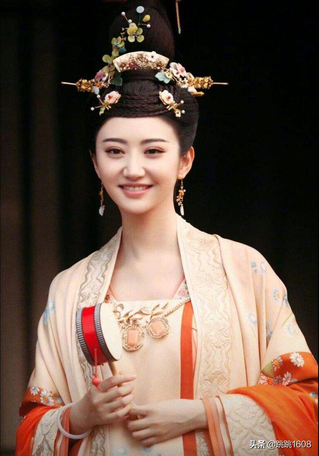 历朝历代对妾室的官方称呼都有什么？