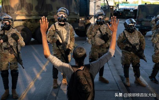 最新国际新闻事件，美军生物实验室被曝光！格鲁吉亚73志愿者试毒身亡，你怎么看